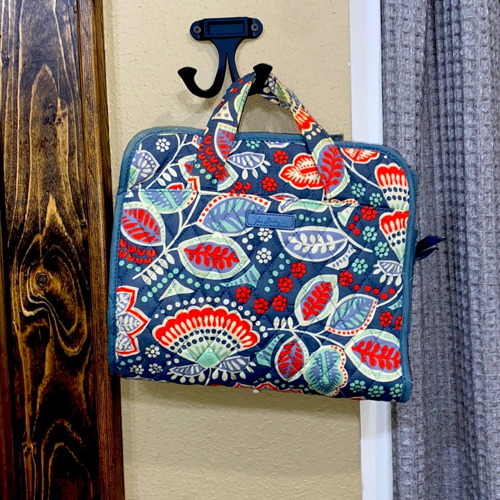 Verá Bradley shower / travel bag!